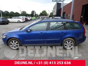 Used Rear door 4-door, left Volvo V50 (MW) 2.0 D 16V Price on request offered by van Deijne Onderdelen Uden B.V.