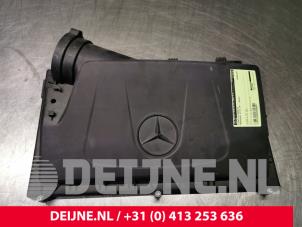 Używane Obudowa filtra powietrza Mercedes Vito Tourer (447.7) 2.2 114 CDI 16V Cena € 42,35 Z VAT oferowane przez van Deijne Onderdelen Uden B.V.