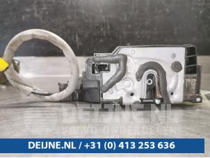 Used Rear door lock mechanism 4-door, left Mercedes GLC (X253) 2.0 250 16V 4-Matic Price € 50,00 Margin scheme offered by van Deijne Onderdelen Uden B.V.