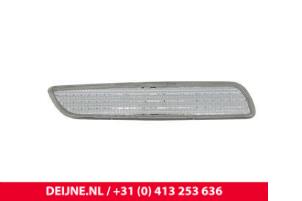 Neue Stoßstangenreflektor links hinten Volvo S40 Preis € 7,99 Mit Mehrwertsteuer angeboten von van Deijne Onderdelen Uden B.V.