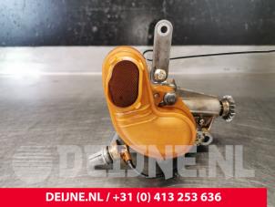 Usados Bomba de aceite Renault Kangoo/Grand Kangoo (KW) 1.2 16V TCE Precio € 72,60 IVA incluido ofrecido por van Deijne Onderdelen Uden B.V.