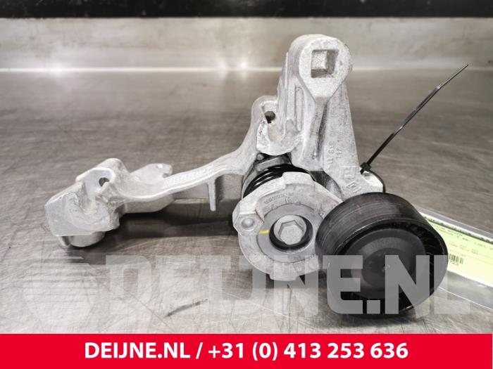 Usagé Support dynamo haut Renault Kangoo/Grand Kangoo (KW) 1.2 16V TCE Prix € 36,30 Prix TTC proposé par van Deijne Onderdelen Uden B.V.