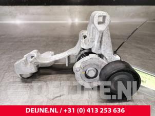 Used Alternator upper bracket Renault Kangoo/Grand Kangoo (KW) 1.2 16V TCE Price on request offered by van Deijne Onderdelen Uden B.V.