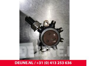 Used Fuel injector nozzle Renault Kangoo Express (FC) 1.5 dCi 60 Price on request offered by van Deijne Onderdelen Uden B.V.