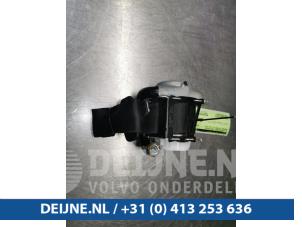 Used Rear seatbelt, left Mercedes C (W205) C-220 2.2 CDI BlueTEC, C-220 d 16V Price € 150,00 Margin scheme offered by van Deijne Onderdelen Uden B.V.