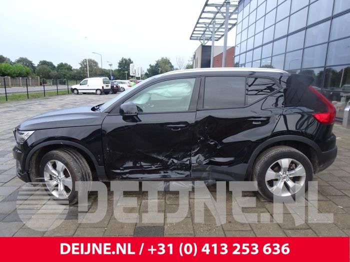 Usados Ventanilla triangular izquierda detrás Volvo XC40 (XZ) 1.5 T3 12V Precio € 70,00 Norma de margen ofrecido por van Deijne Onderdelen Uden B.V.