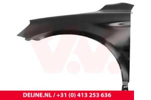 Neue Kotflügel links vorne Volvo XC60 Preis € 125,84 Mit Mehrwertsteuer angeboten von van Deijne Onderdelen Uden B.V.