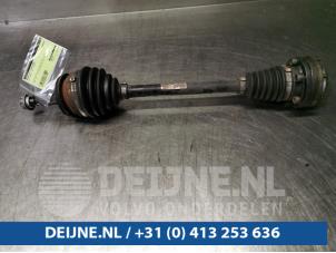 Used Front drive shaft, left Volkswagen Transporter T5 2.0 TDI DRF Price € 121,00 Inclusive VAT offered by van Deijne Onderdelen Uden B.V.