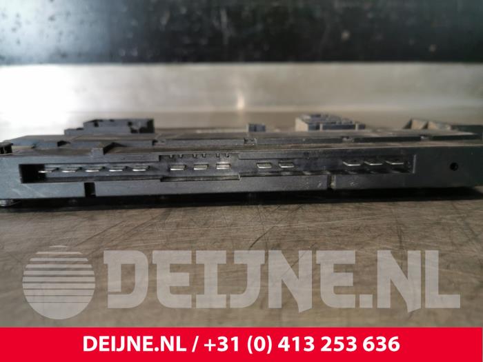 Używane Modul Comfort Volkswagen Crafter Cena € 121,00 Z VAT oferowane przez van Deijne Onderdelen Uden B.V.
