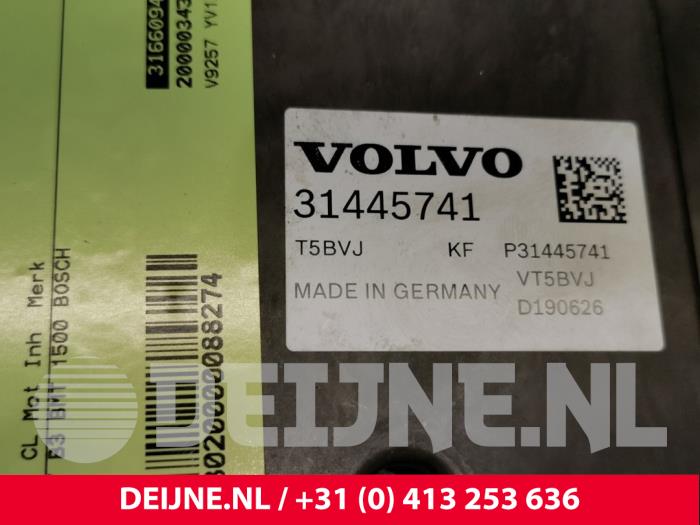 Usagé Bloc ABS Volvo XC40 (XZ) 1.5 T3 12V Prix € 145,20 Prix TTC proposé par van Deijne Onderdelen Uden B.V.