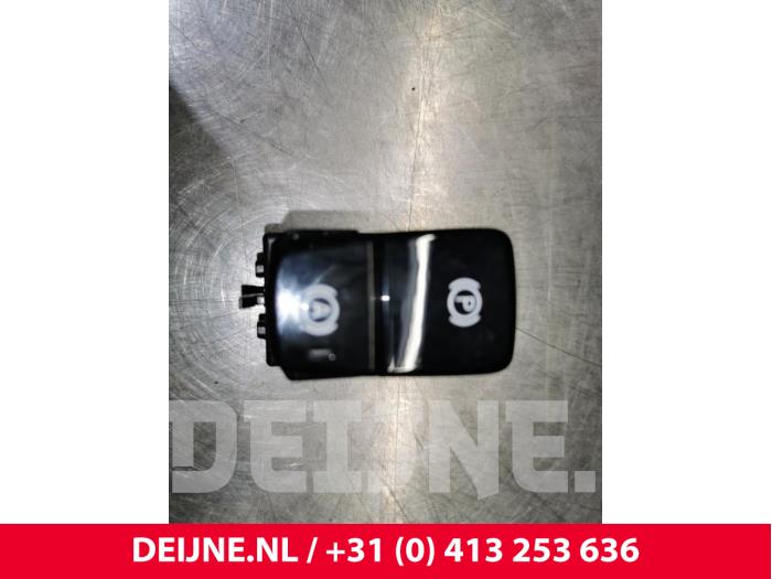 Gebrauchte Handbremse Schalter Volvo XC40 (XZ) 1.5 T3 12V Preis € 45,00 Margenregelung angeboten von van Deijne Onderdelen Uden B.V.