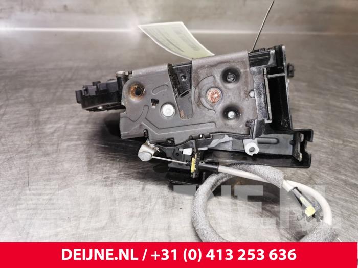 Front door lock mechanism 4door, right Volvo XC60 I 2.4 D5 20V 205 AWD