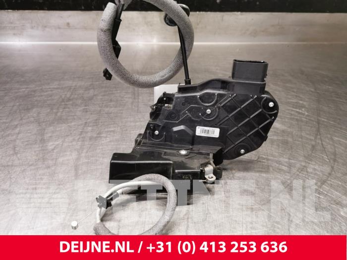 Front door lock mechanism 4door, right Volvo XC60 I 2.4 D5 20V 205 AWD