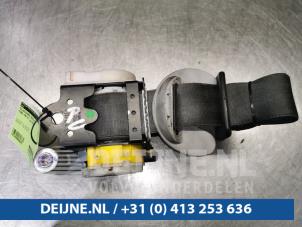 Used Front seatbelt, right Hyundai H-300 2.5 CRDi Price on request offered by van Deijne Onderdelen Uden B.V.