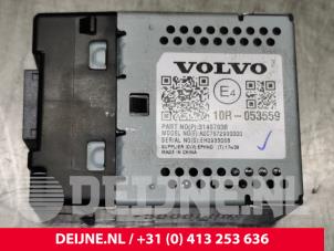 Używane Zlacze AUX/USB Volvo XC60 II (UZ) 2.0 D4 16V AWD Cena € 30,00 Procedura marży oferowane przez van Deijne Onderdelen Uden B.V.