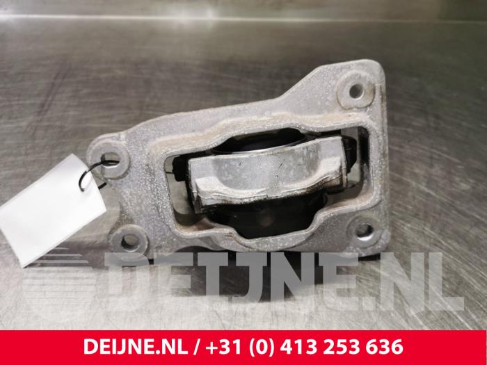 Used Engine mount Volvo XC60 II (UZ) 2.0 D4 16V AWD Price € 50,00 Margin scheme offered by van Deijne Onderdelen Uden B.V.