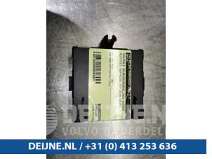 Używane Modul centralnego zamka Mercedes SLK-Klasse 11- Cena € 50,00 Procedura marży oferowane przez van Deijne Onderdelen Uden B.V.