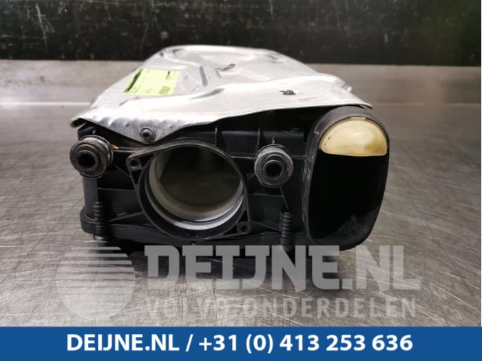 Gebrauchte Luftfiltergehäuse Mercedes SLK-Klasse 11- Preis € 50,00 Margenregelung angeboten von van Deijne Onderdelen Uden B.V.