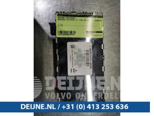 Used Antenna Amplifier Mercedes SLK-Klasse 11- Price € 175,00 Margin scheme offered by van Deijne Onderdelen Uden B.V.