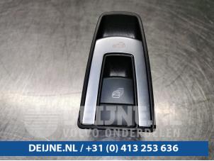 Gebrauchte Cabriodach Bedienung Mercedes SLK-Klasse 11- Preis € 150,00 Margenregelung angeboten von van Deijne Onderdelen Uden B.V.