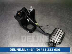 Gebrauchte Bremspedal Mercedes SLK-Klasse 11- Preis € 40,00 Margenregelung angeboten von van Deijne Onderdelen Uden B.V.