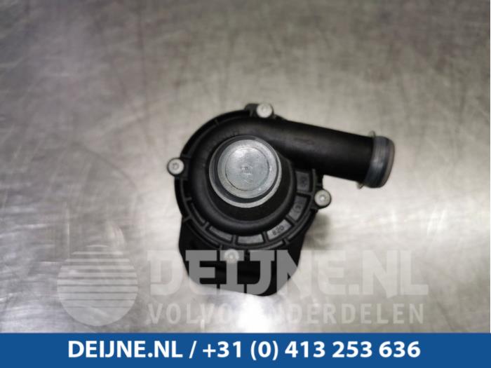 Begagnade Extra vattenpump Mercedes SLK-Klasse 11- Pris € 40,00 Marginaltabell erbjuds av van Deijne Onderdelen Uden B.V.