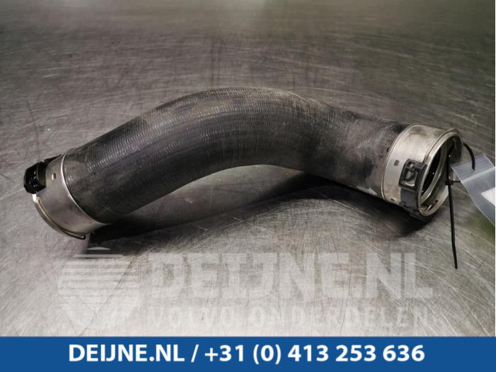 Gebrauchte Intercooler Schlauch Mercedes SLK-Klasse 11- Preis € 30,00 Margenregelung angeboten von van Deijne Onderdelen Uden B.V.