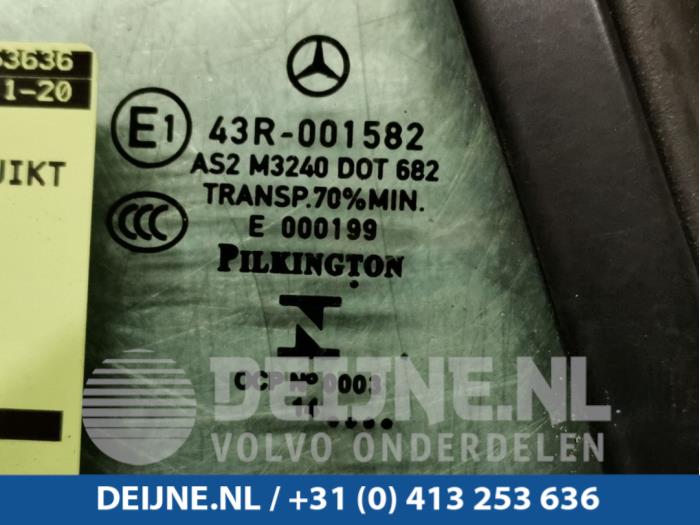 Vitre 2portes arrière droite d'un Mercedes SLK-Klasse 11- 2015