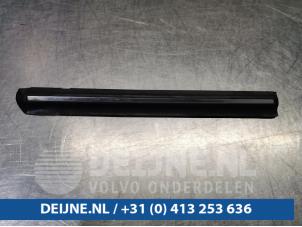 Used Window rubber Mercedes SLK-Klasse 11- Price € 20,00 Margin scheme offered by van Deijne Onderdelen Uden B.V.