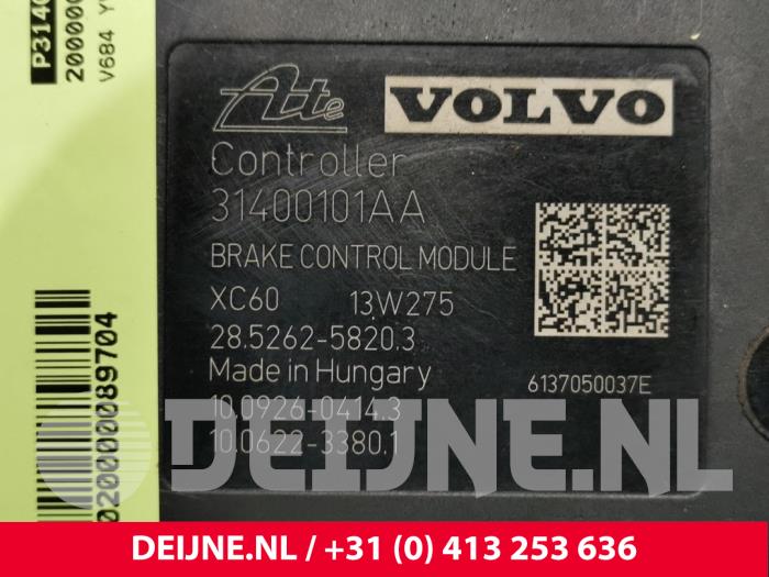 Usagé Bloc ABS Volvo XC60 I (DZ) 2.4 D3/D4 20V AWD Prix € 65,00 Règlement à la marge proposé par van Deijne Onderdelen Uden B.V.