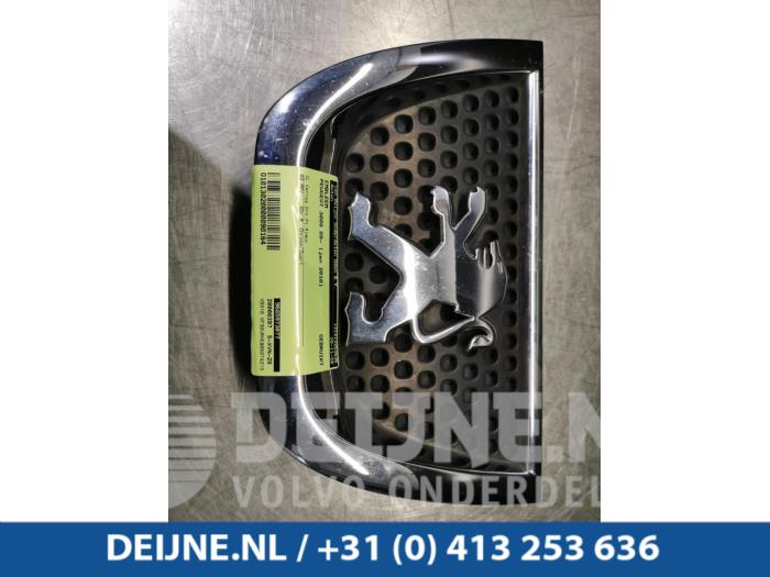 Begagnade Emblem Peugeot 3008 I (0U/HU) 2.0 HDiF 16V Pris € 15,00 Marginaltabell erbjuds av van Deijne Onderdelen Uden B.V.