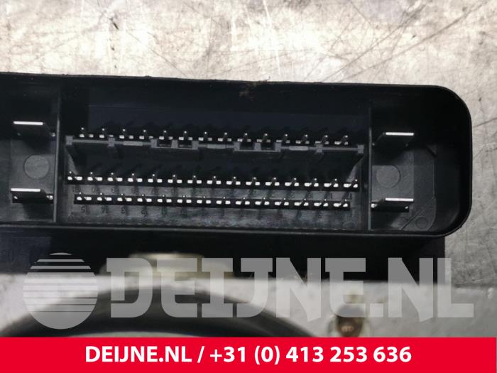Usagé Pompe ABS Volvo C30 (EK/MK) 1.6 16V Prix € 75,00 Règlement à la marge proposé par van Deijne Onderdelen Uden B.V.