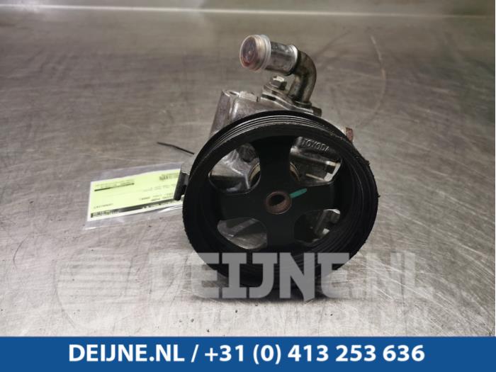 Usagé Pompe de direction Ford Transit Connect 1.8 TDCi 75 Prix € 60,50 Prix TTC proposé par van Deijne Onderdelen Uden B.V.