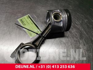 Usados Pistón Volkswagen Transporter T5 2.0 TDI DRF Precio € 96,80 IVA incluido ofrecido por van Deijne Onderdelen Uden B.V.