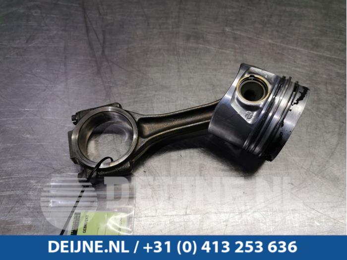 Usados Pistón Volkswagen Transporter T5 2.0 TDI DRF Precio € 42,35 IVA incluido ofrecido por van Deijne Onderdelen Uden B.V.