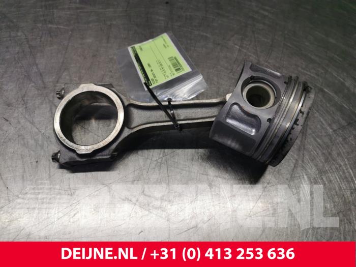 Gebrauchte Kolben Fiat Ducato (250) 2.2 D 100 Multijet Euro 4 Preis € 48,40 Mit Mehrwertsteuer angeboten von van Deijne Onderdelen Uden B.V.