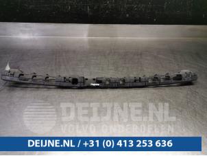 Used Rear bumper bracket central Porsche Cayenne II (92A) 3.0 D V6 24V Price € 25,00 Margin scheme offered by van Deijne Onderdelen Uden B.V.