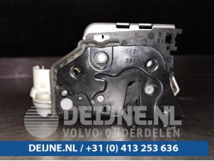 Used Front door lock mechanism 4-door, right Porsche Cayenne II (92A) 3.0 D V6 24V Price € 50,00 Margin scheme offered by van Deijne Onderdelen Uden B.V.