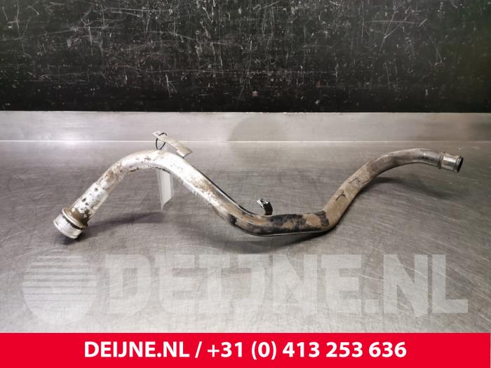 Tuyau de remplissage de réservoir de carburant