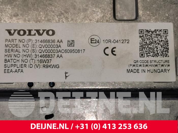 Displays Multi Media Anzeige van een Volvo V90 II (PW) 2.0 D4 16V 2017