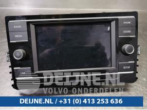 Usagé Radio Volkswagen Touran (5T1) 2.0 TDI 150 Prix € 400,00 Règlement à la marge proposé par van Deijne Onderdelen Uden B.V.