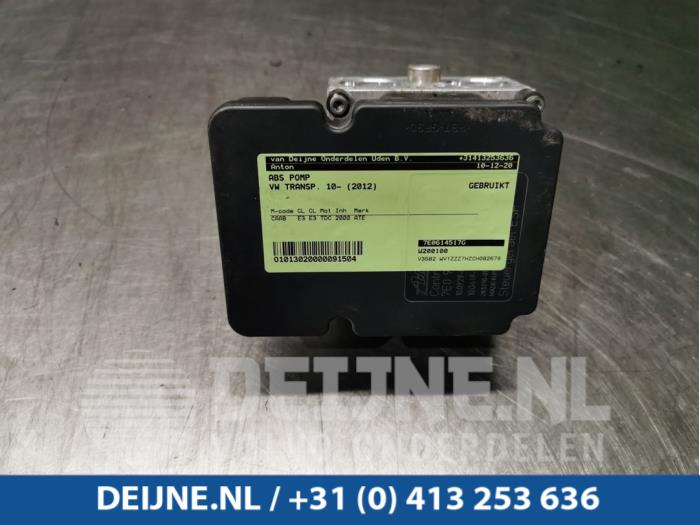 Używane Pompa ABS Volkswagen Transporter T5 2.0 TDI DRF Cena € 66,55 Z VAT oferowane przez van Deijne Onderdelen Uden B.V.