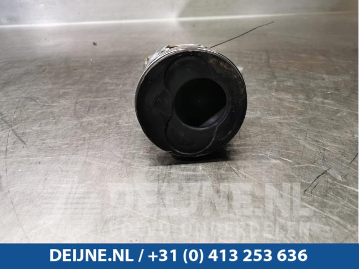 Usados Pistón Volkswagen Transporter T5 2.5 TDi PF Precio € 96,80 IVA incluido ofrecido por van Deijne Onderdelen Uden B.V.