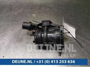 Used Throttle body Mercedes A-Klasse Price € 40,00 Margin scheme offered by van Deijne Onderdelen Uden B.V.