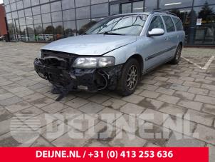 Used Bonnet Volvo V70 (SW) 2.4 D5 20V Price € 90,00 Margin scheme offered by van Deijne Onderdelen Uden B.V.