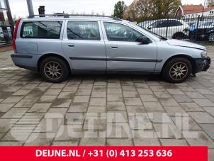 Used Rear door 4-door, right Volvo V70 (SW) 2.4 D5 20V Price on request offered by van Deijne Onderdelen Uden B.V.