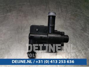 Used Electric heater valve Porsche Cayenne II (92A) 3.0 D V6 24V Price € 35,00 Margin scheme offered by van Deijne Onderdelen Uden B.V.
