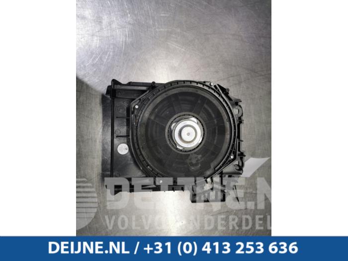 Begagnade Bashögtalare BMW 5 serie (F10) 525d 16V Pris € 45,00 Marginaltabell erbjuds av van Deijne Onderdelen Uden B.V.