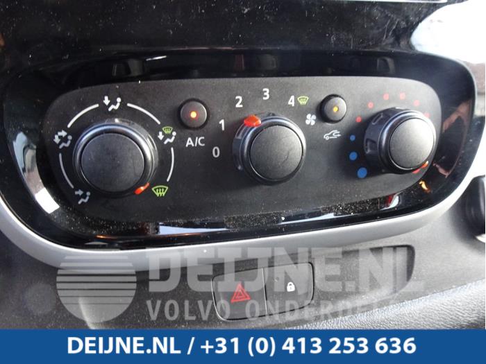 Heater control panel from a Renault Trafic (1FL/2FL/3FL/4FL) 1.6 dCi 120 Twin Turbo 2016