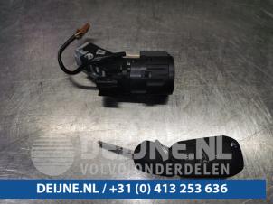 Używane Stacyjka + Kluczyk Peugeot Expert (VA/VB/VE/VF/VY) 1.5 BlueHDi 100 Cena € 151,25 Z VAT oferowane przez van Deijne Onderdelen Uden B.V.